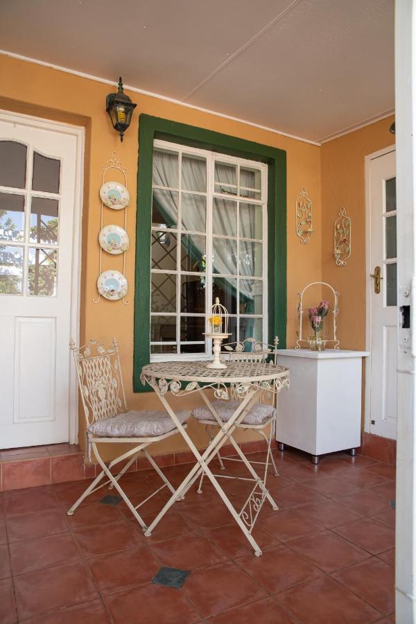 Roses And Pebbles B & B Guest House Klerksdorp Εξωτερικό φωτογραφία