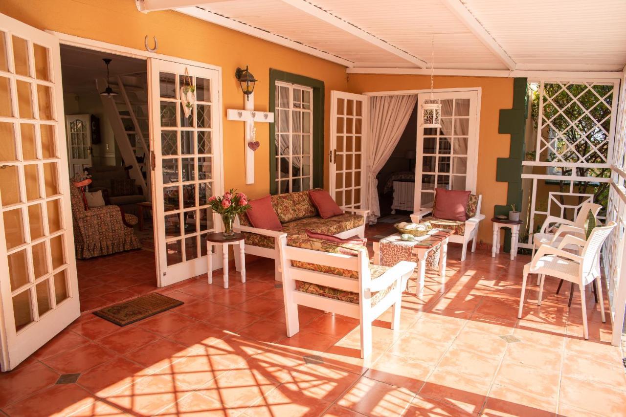 Roses And Pebbles B & B Guest House Klerksdorp Εξωτερικό φωτογραφία