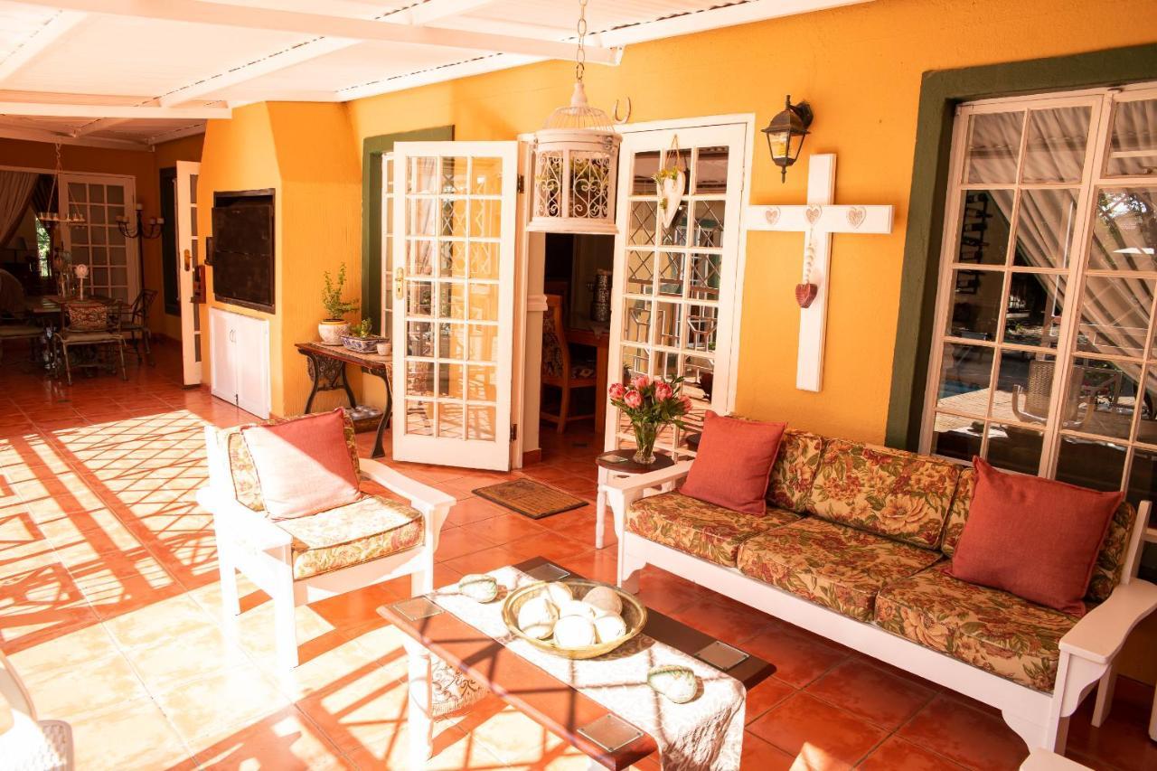 Roses And Pebbles B & B Guest House Klerksdorp Εξωτερικό φωτογραφία