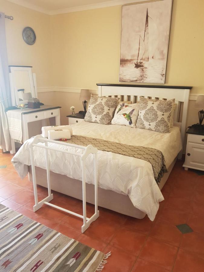 Roses And Pebbles B & B Guest House Klerksdorp Εξωτερικό φωτογραφία